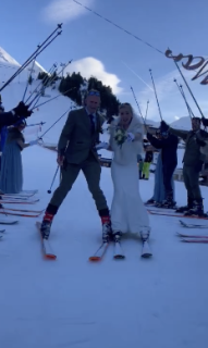 スキー場で結婚式