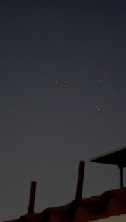 パームデールで目撃された大量の光る物体UFOs Flying Over Palmdale (USA, 2022)