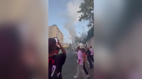 卒業式で打ち上げられた花火が爆発