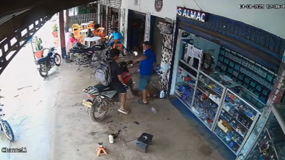 バイクのスロットルを回しちゃった整備士