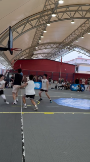 シャツで相手選手の視界をブロック