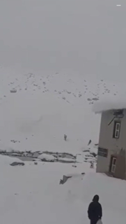 救助ヘリがベースキャンプ付近に墜落