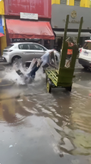水に濡れないはずがズブ濡れ
