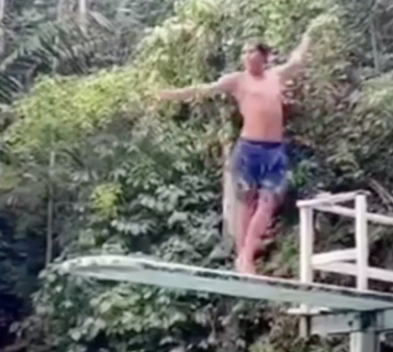 ジャンプ前にふざけて落下