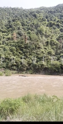 ドローンを使って川から男性を救助