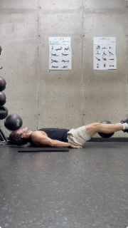 筋トレ中ウエイトボールが頭を直撃