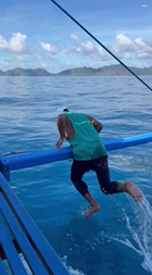 水上を走るツアーガイド