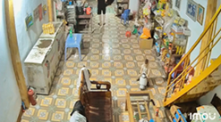 パパの気を引こうと事故ったふりをする男の子