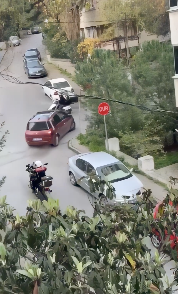 逃走中でも方向指示器を出す運転手