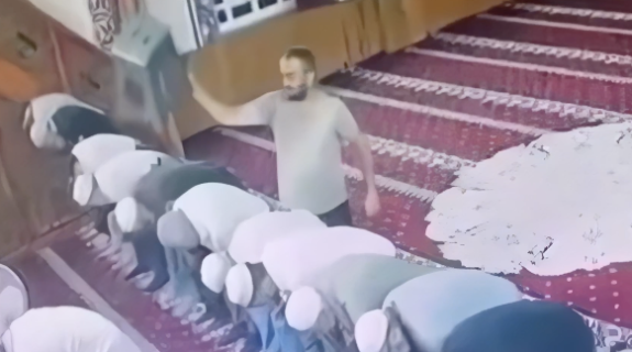 人を叩いて倍返しをくらう男