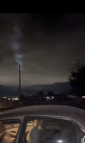 アメリカの上空に謎の光