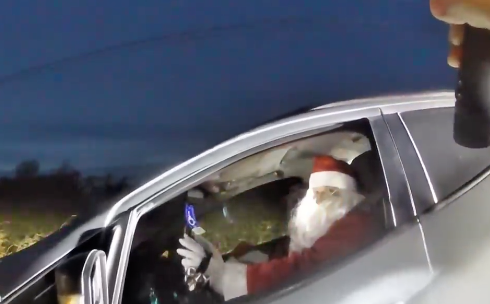 スピード違反で捕まったサンタ