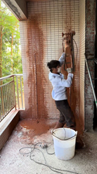 丸ノコであわや腹部を切り裂きかけた作業員