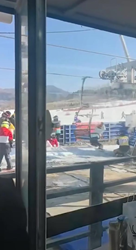 猛スピードで逆走する暴走スキーリフト