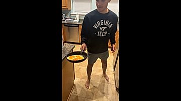 卵をひっくり返そうとして大失敗