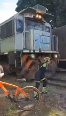 警笛を無視してまでの自撮りは危険