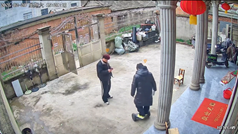 友人にホバーボードの乗り方を教えようとしたら