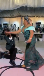 サプライズプロポーズ失敗で強烈ビンタ