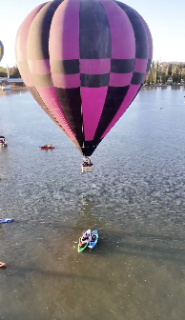 気球とカヤックの衝突事故